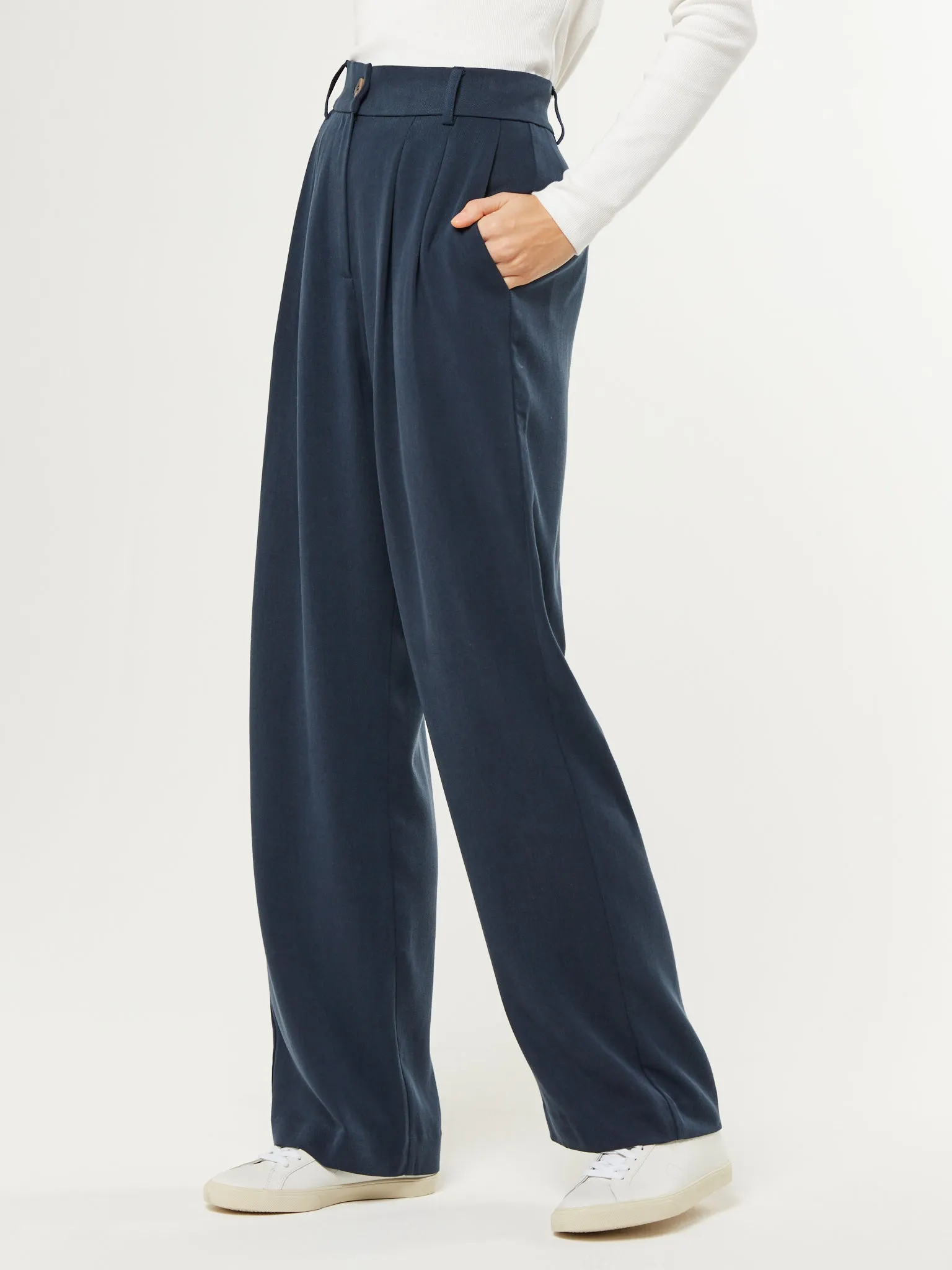 Cinnamon Short Trouser in Navy